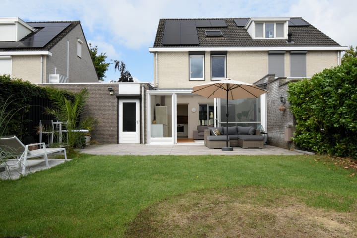 Foto 21 van Van den Hovestraat 23