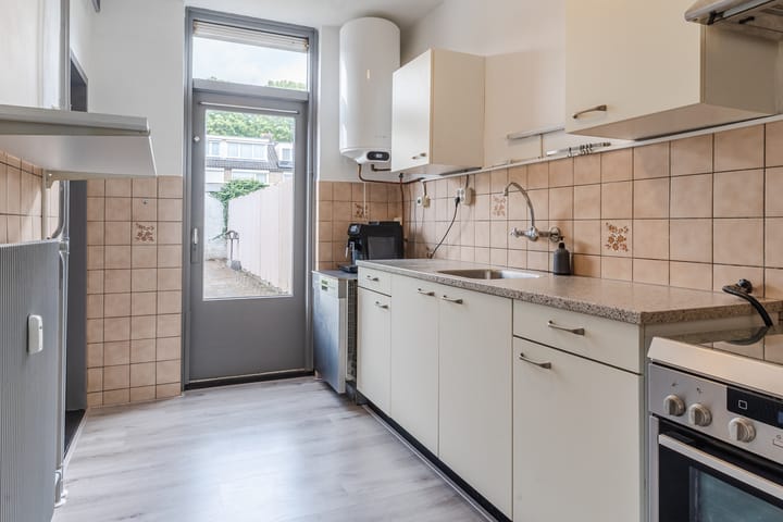 Photo 19 of Bellinistraat 197