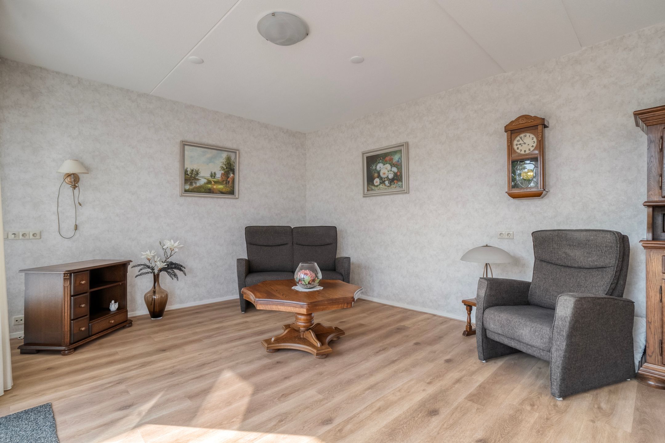 Foto 12 van Ebbinge Wubbenlaan 3-A27