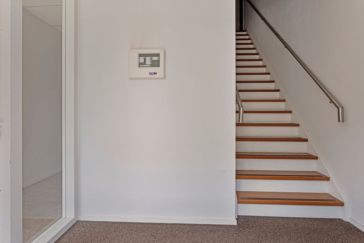 View photo 4 of De Wel 36-d