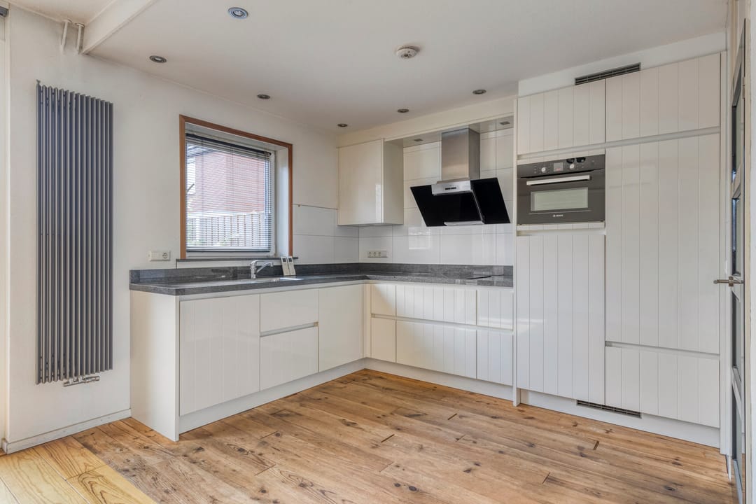 Photo 2 of Haringvlietstraat 53