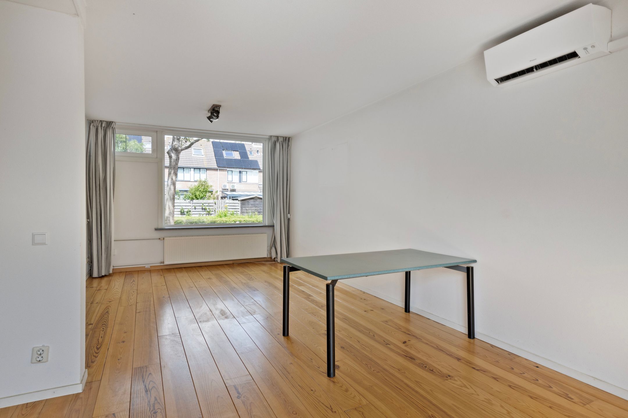 Photo 3 of Haringvlietstraat 53