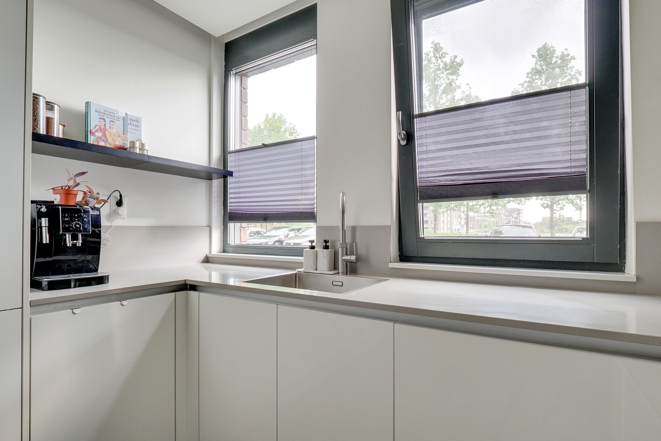 Foto 9 van Valeriaanweg 249