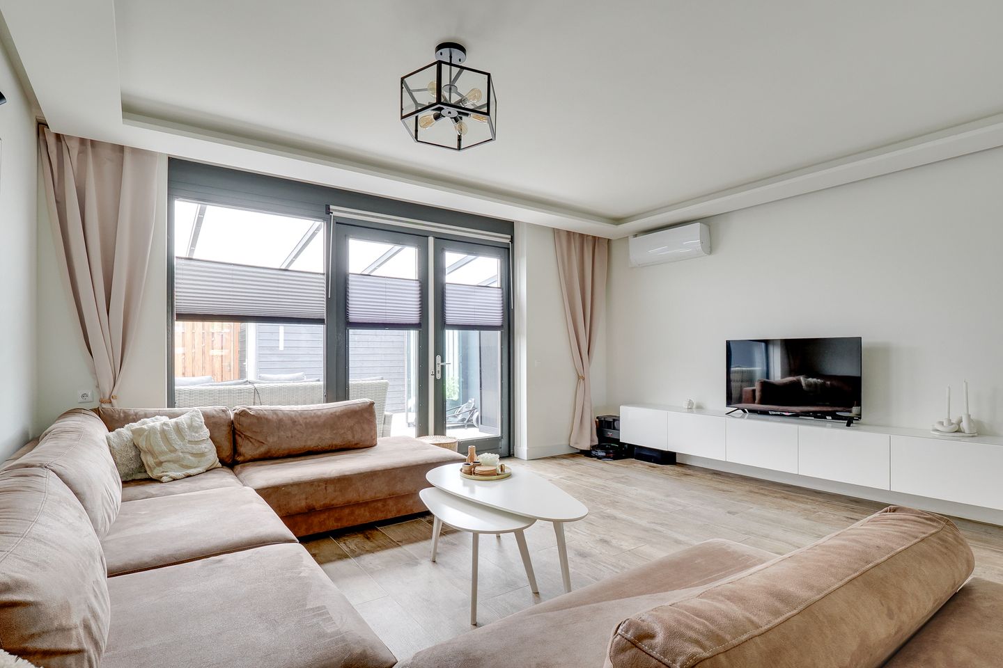 Foto 19 van Valeriaanweg 249