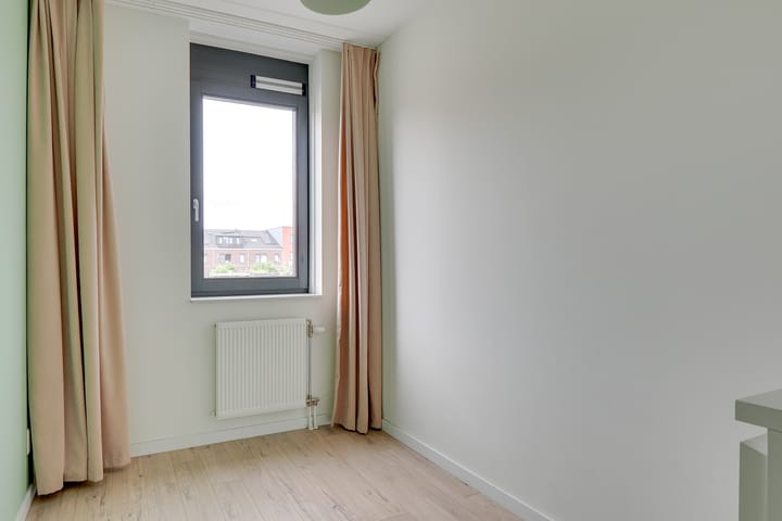 Foto 37 van Valeriaanweg 249