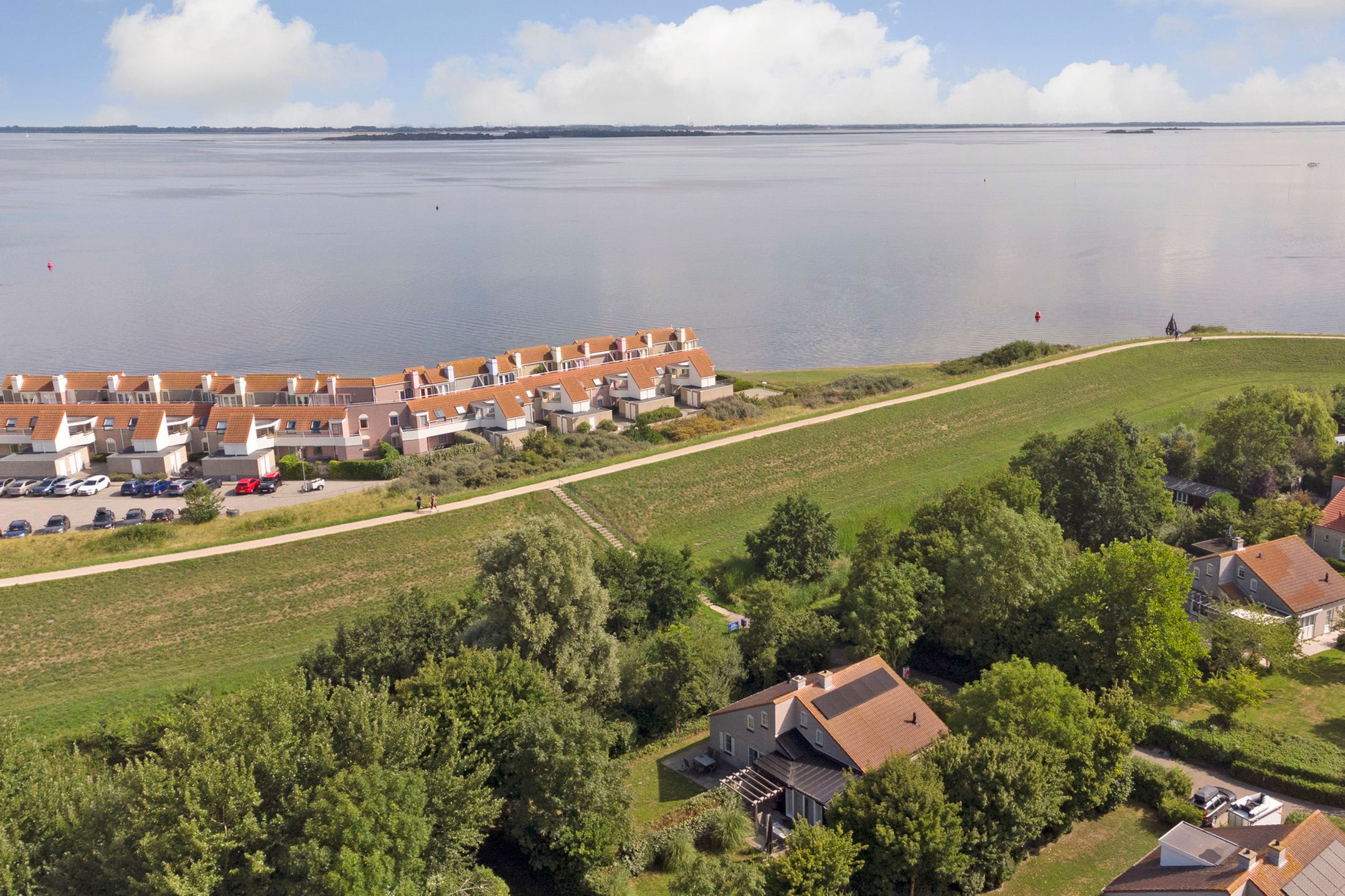 3-bedroom freehold villa in Brouwershaven — photo 4 of 5