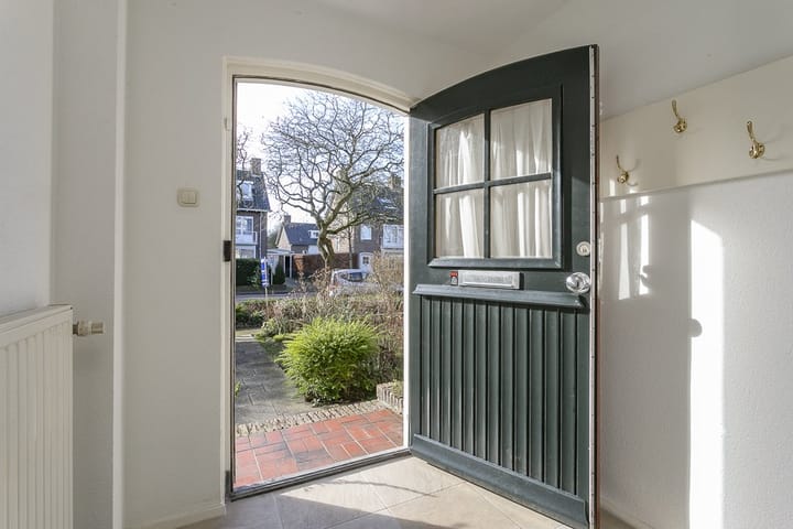 Photo 2 of Van Boetzelaerlaan 10