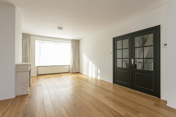 Photo 5 of Van Boetzelaerlaan 10