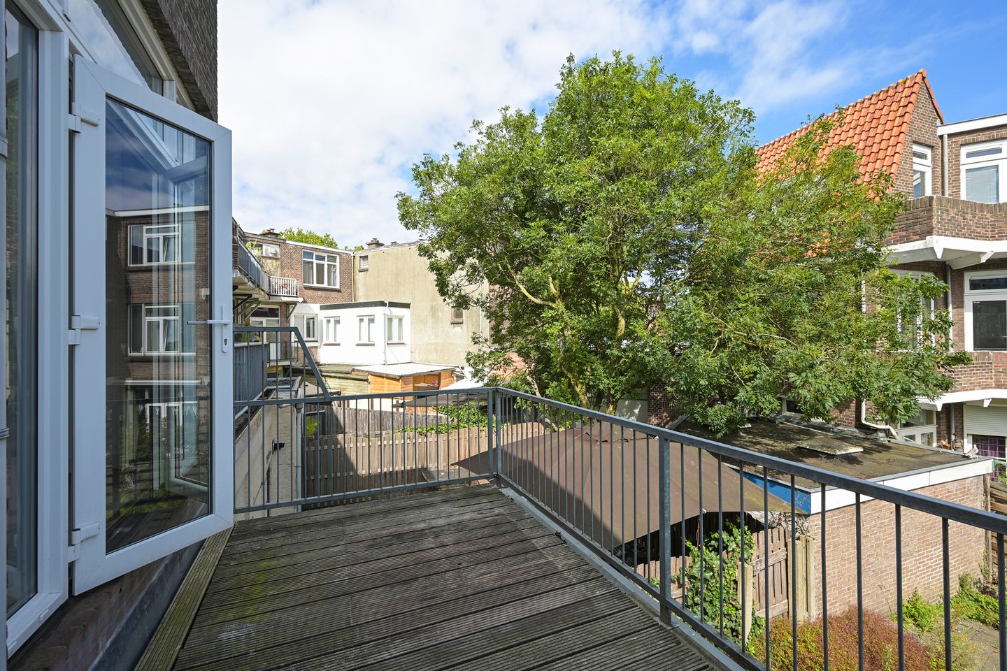 Foto 1 van Caan van Necklaan 25