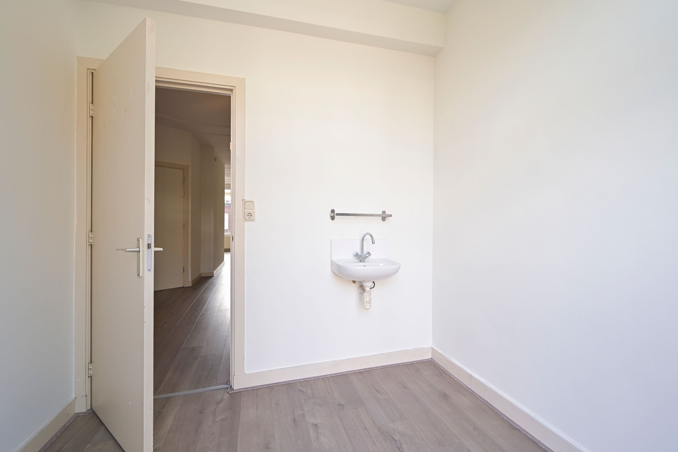 Foto 21 van Caan van Necklaan 25