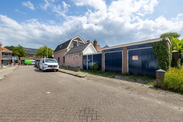 Foto 30 van Bornerbroeksestraat 283