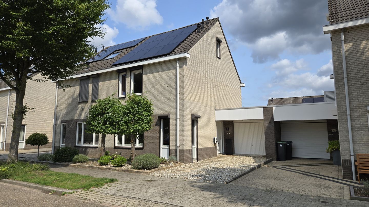 Foto 1 van Van den Hovestraat 23