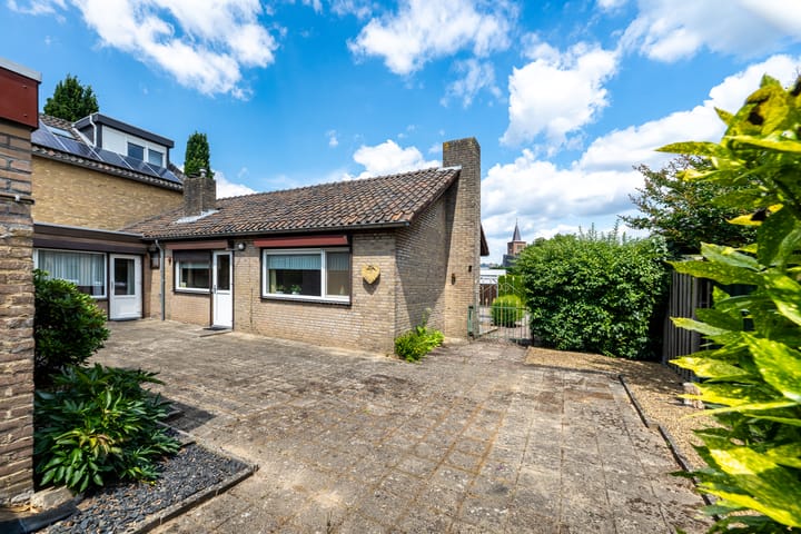 Photo 15 of Vroenhofstraat 50