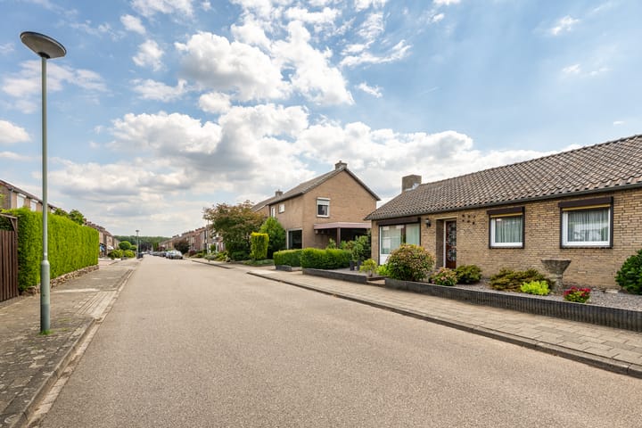 Photo 18 of Vroenhofstraat 50