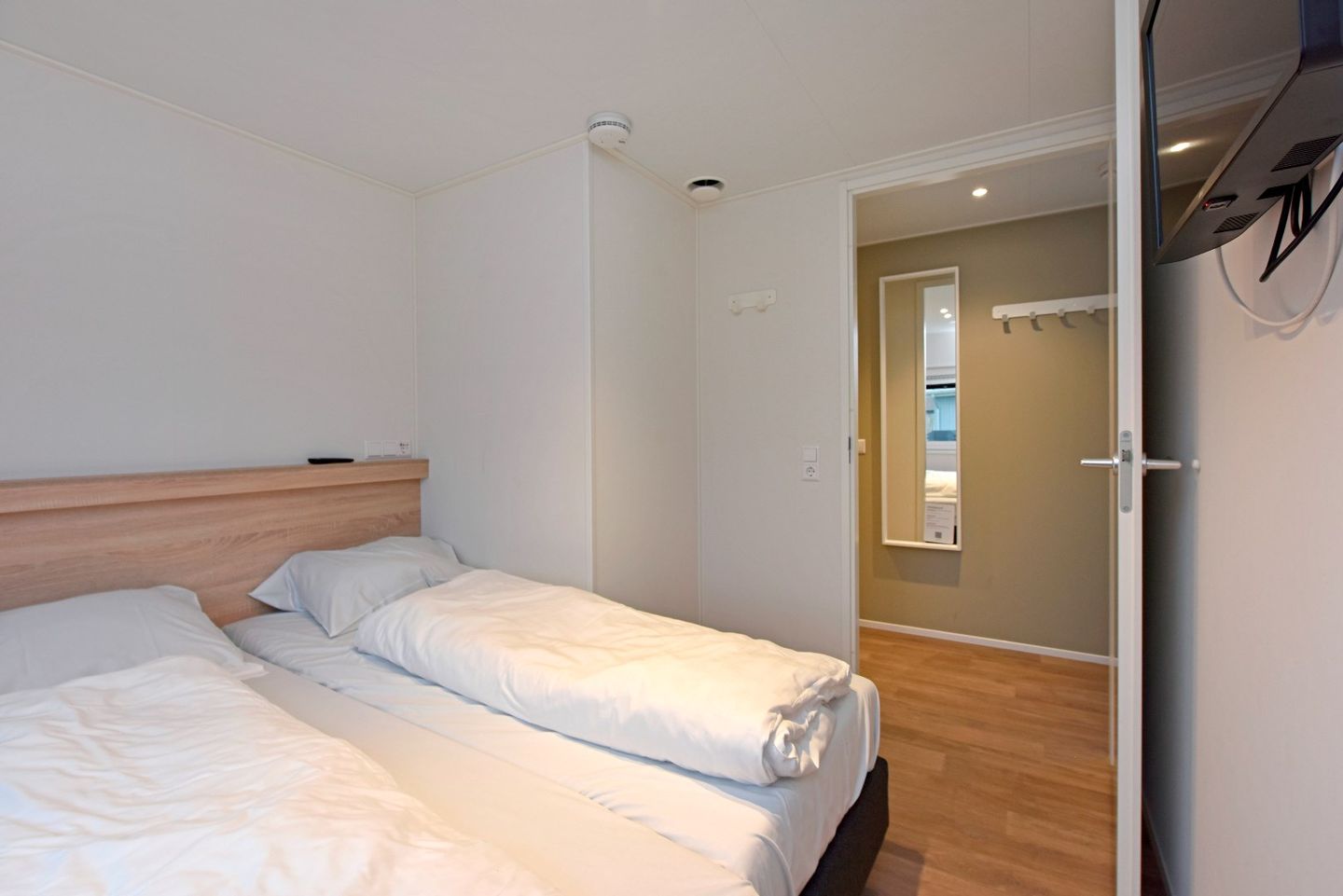 Photo 14 of Zeedijk 24-952