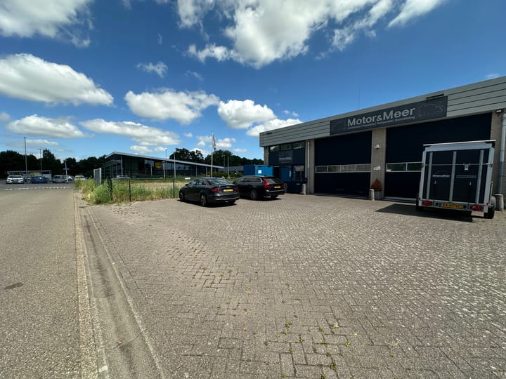 Nijverheidsweg 4, Halsteren