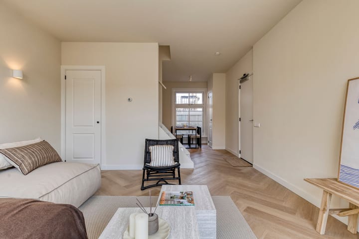 Photo 10 of Haarlemmerstraat 144-C