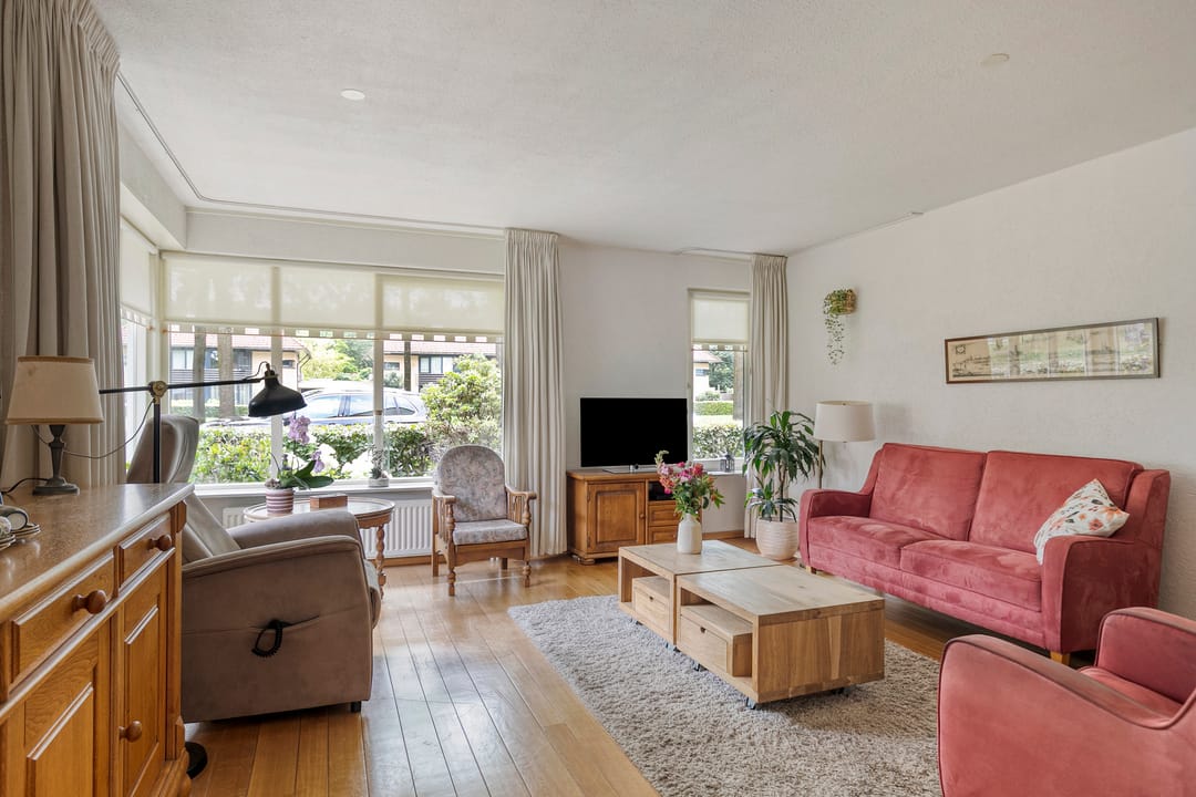 Photo 2 of De Bazelstraat 11