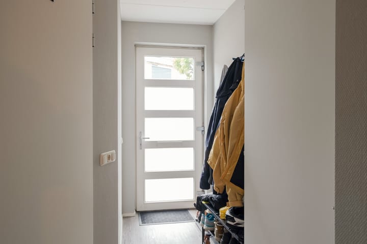 Foto 5 van Voorstraat 10-06