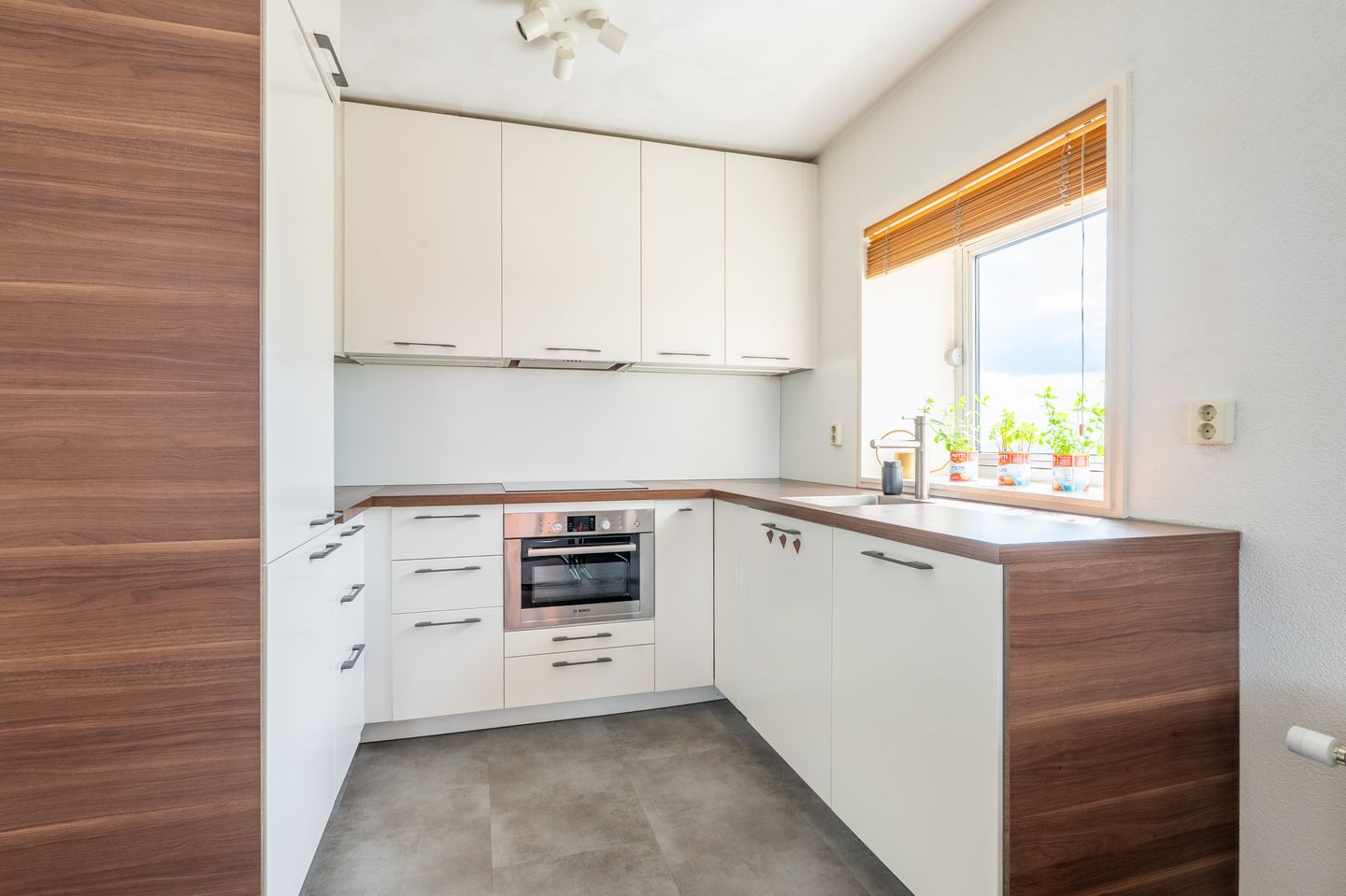 Foto 14 van Burg. Hustinxstraat 168