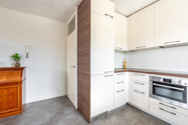 Foto 15 van Burg. Hustinxstraat 168