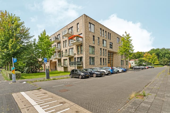 Foto 26 van Demerarastraat 9