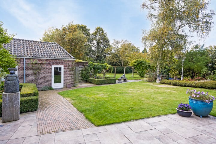 Photo 5 of Valkenburgstraat 19