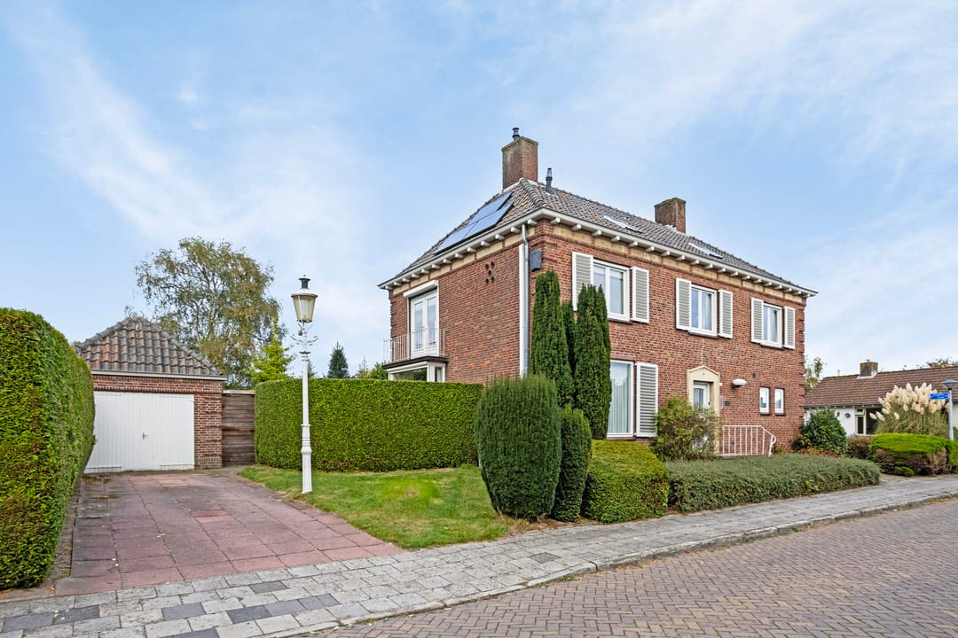 Photo 8 of Valkenburgstraat 19