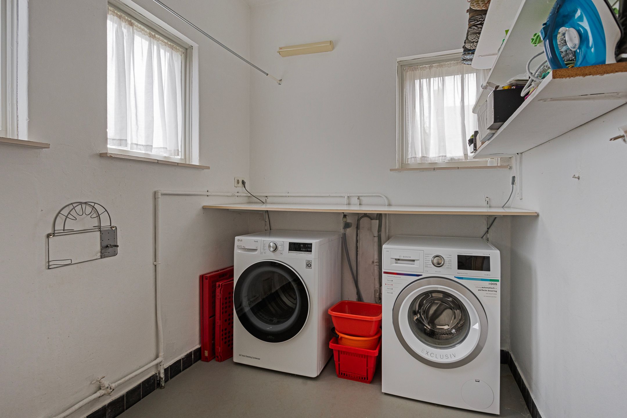 Photo 12 of Valkenburgstraat 19