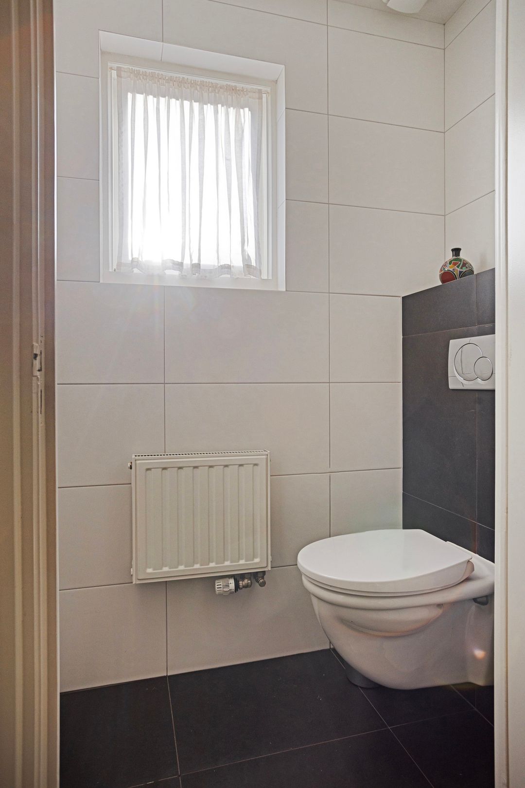 Photo 11 of Valkenburgstraat 19