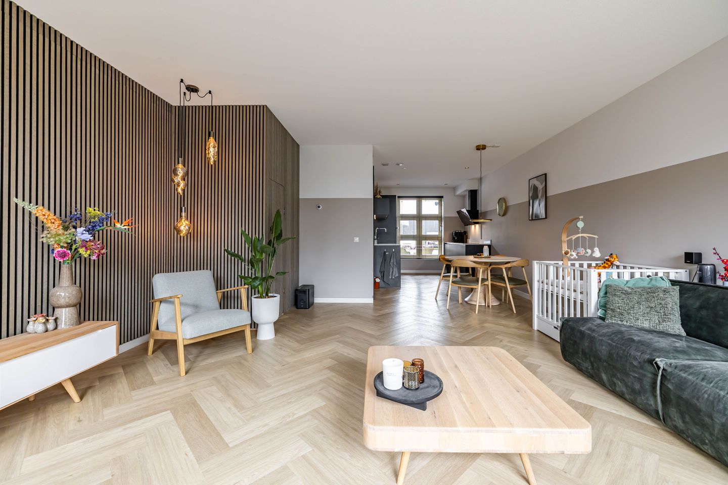 Foto 19 van Hoofdweg 13-F