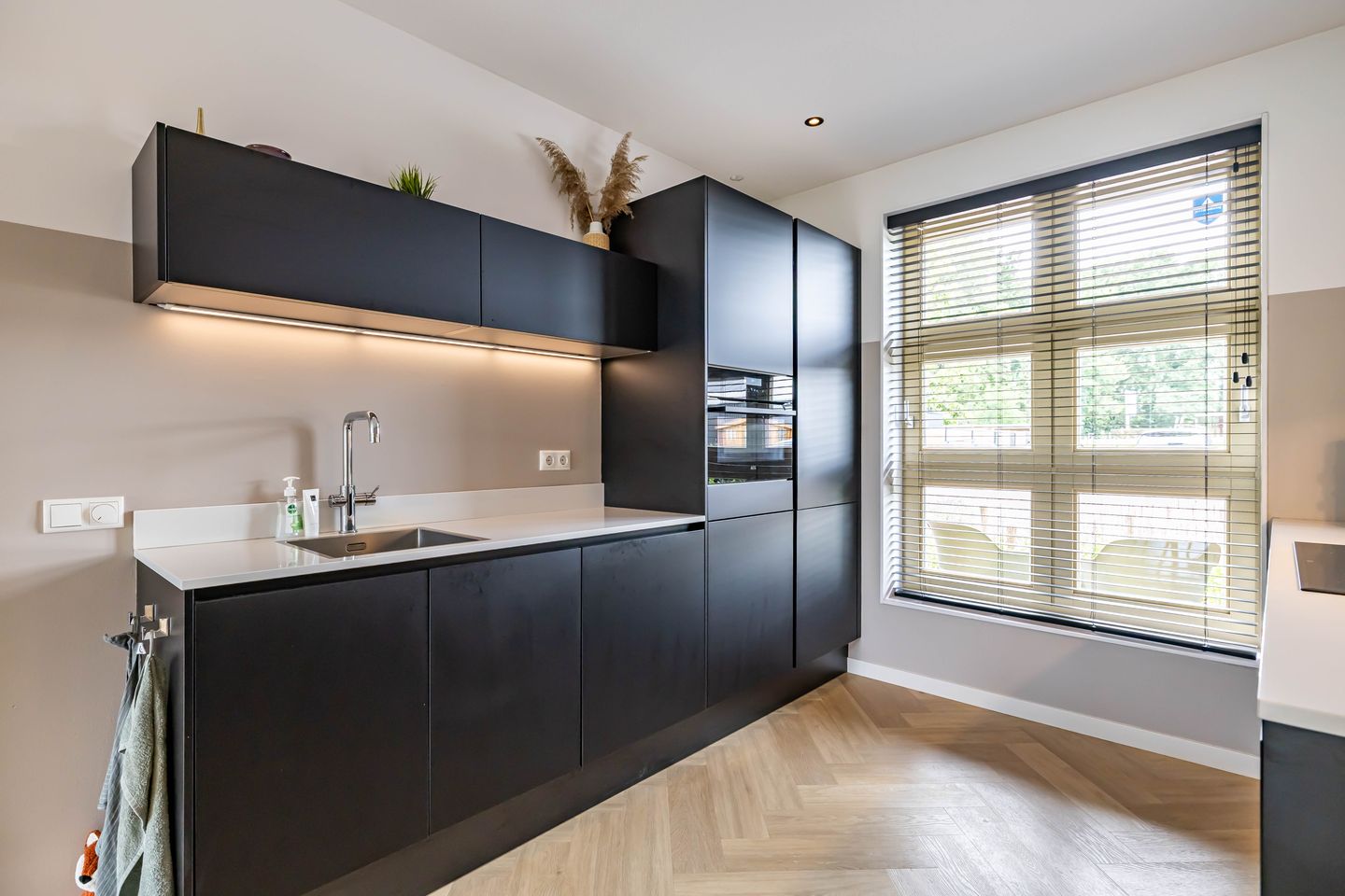 Foto 25 van Hoofdweg 13-F