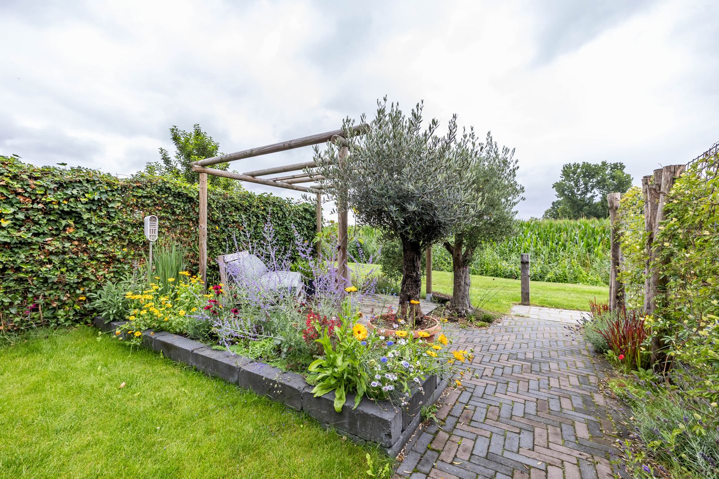 Foto 35 van Hoofdweg 13-F