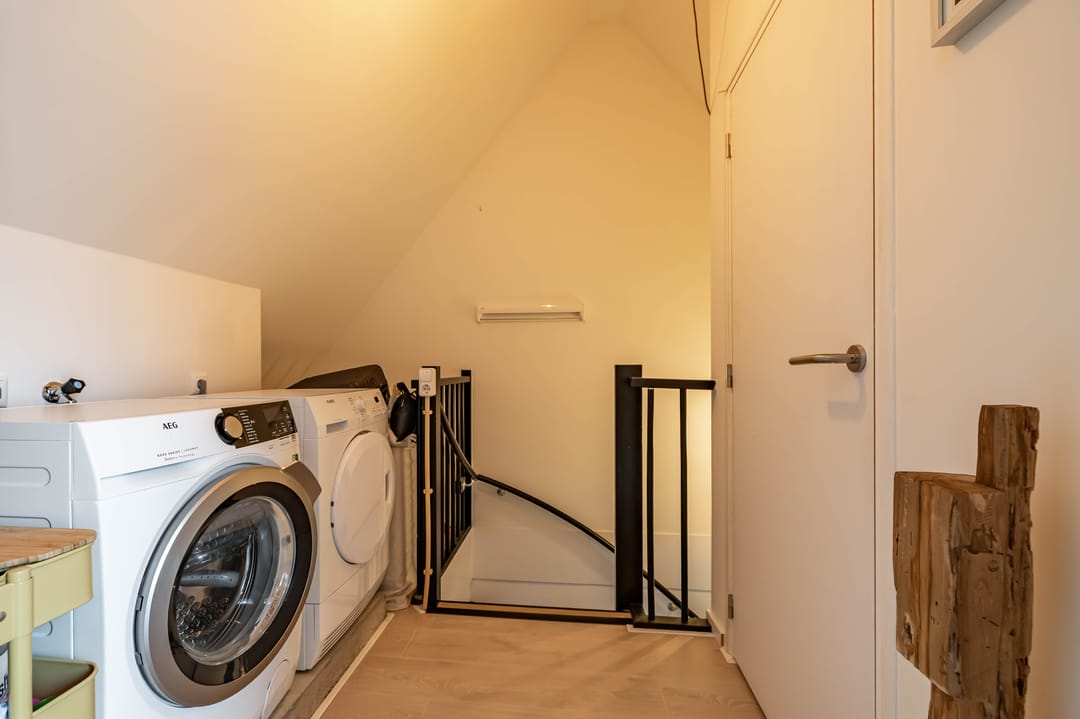 Foto 61 van Hoofdweg 13-F