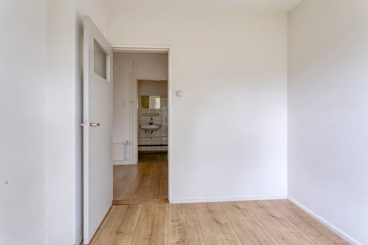 Photo 28 of Helperzoom 183