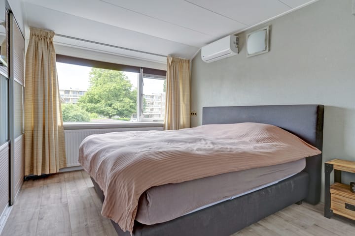 Foto 15 van Van Weselstraat 19