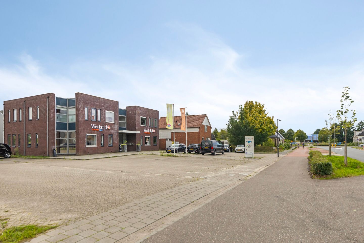 View photo 2 of het Meer 58-C