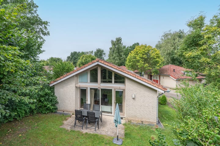 Foto 2 van Landweerswal 2-018