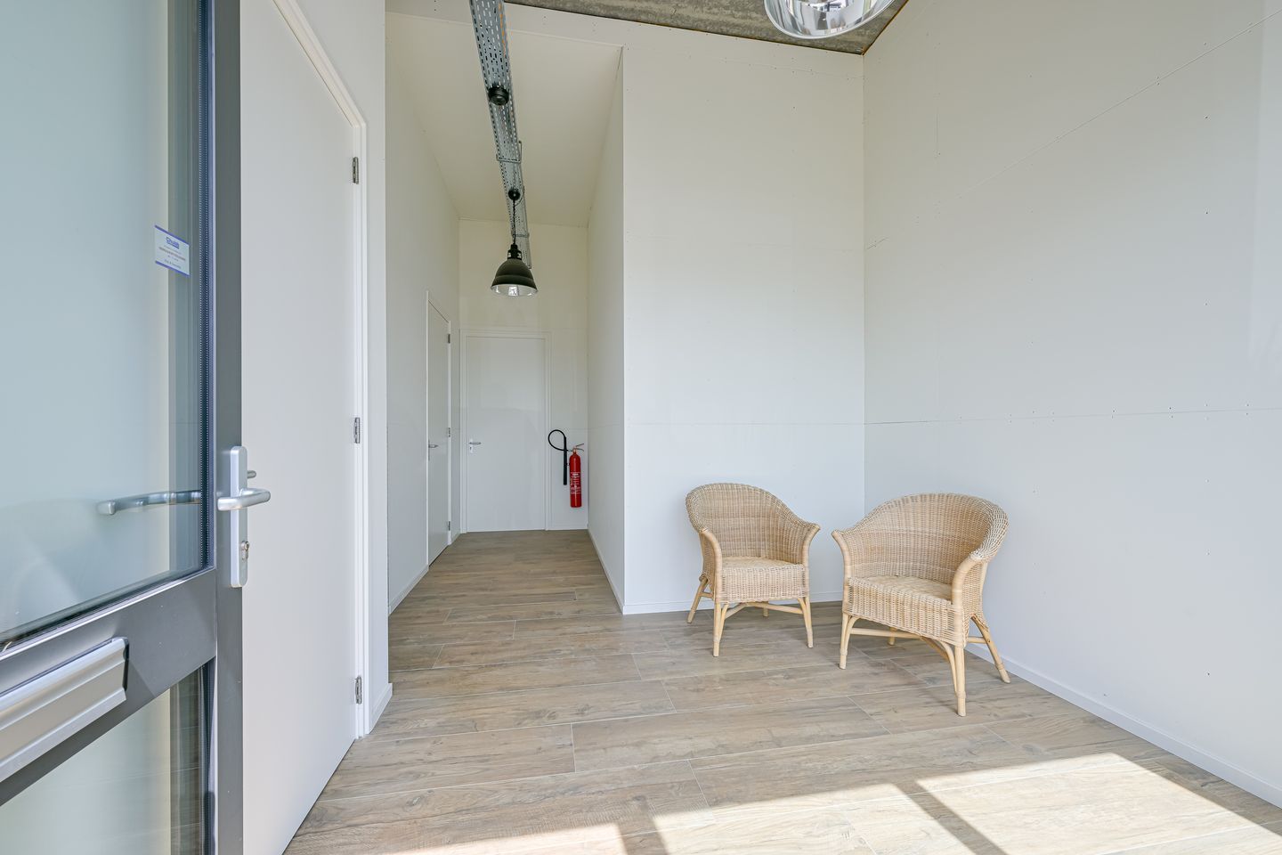 View photo 3 of Witte Paal 304-H
