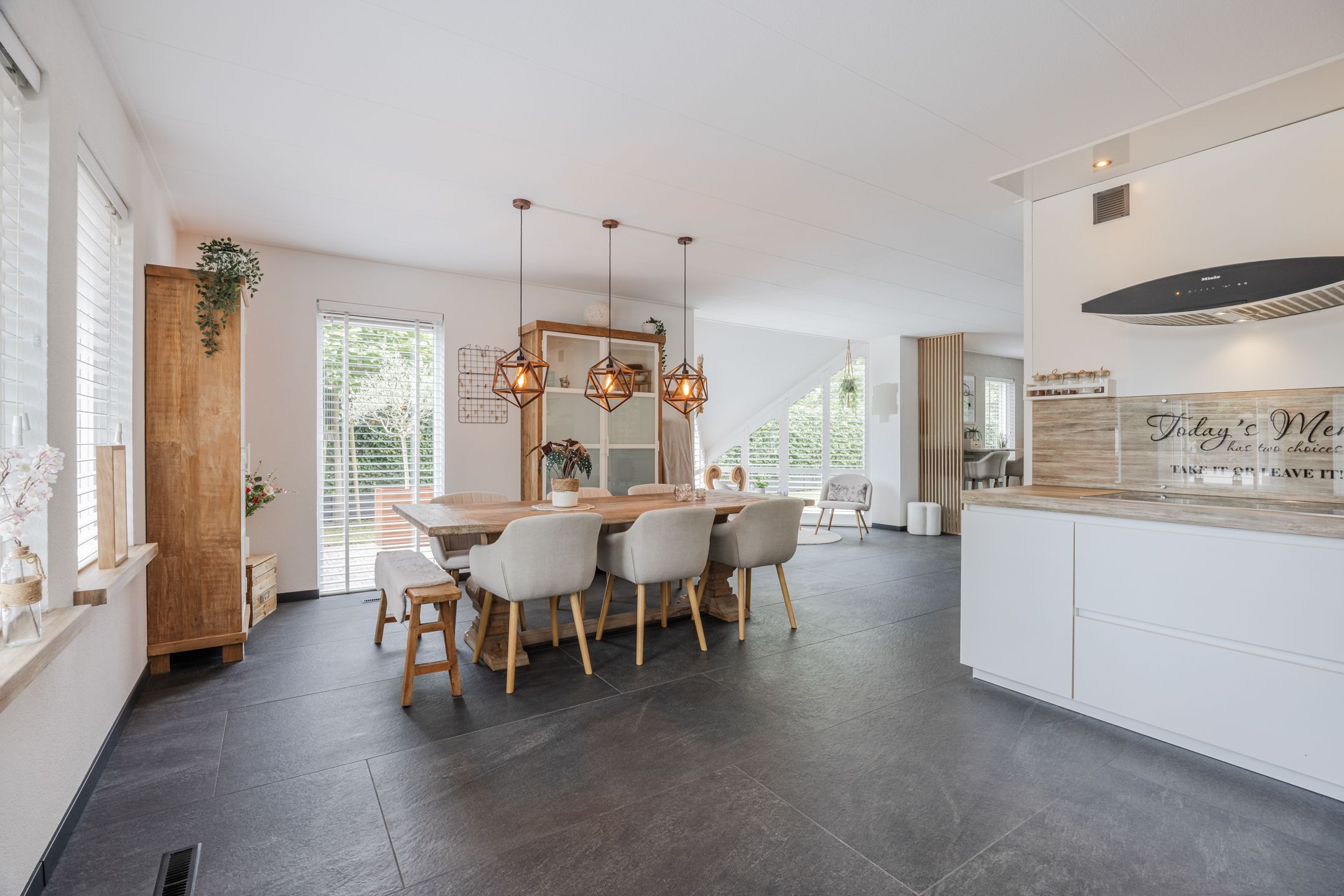 Foto 12 van Montanusstraat 10