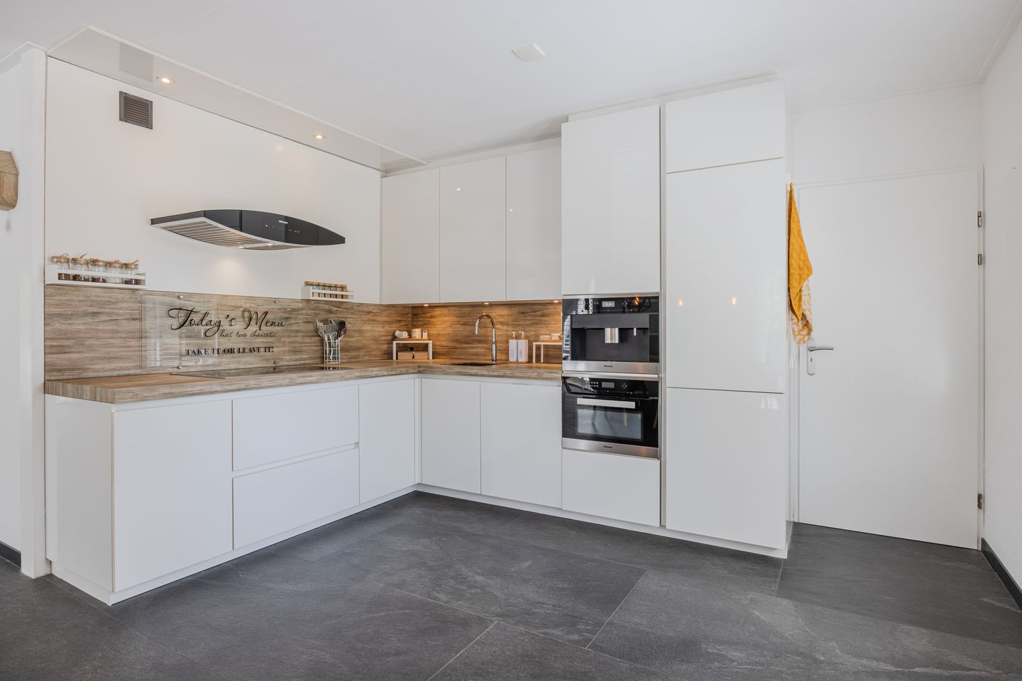 Foto 14 van Montanusstraat 10