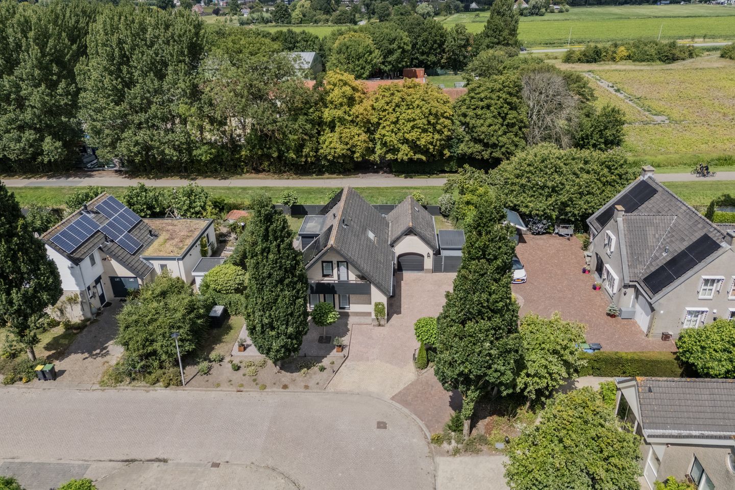 Foto 44 van Montanusstraat 10