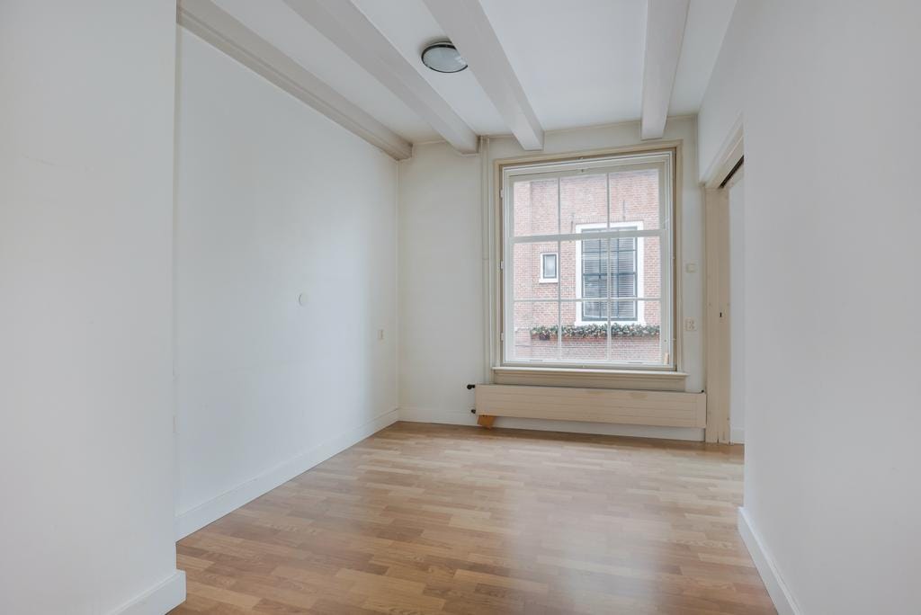 Foto 5 van Warmoesstraat 1-C