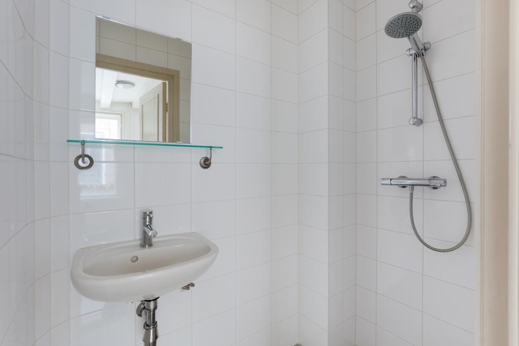 Foto 6 van Warmoesstraat 1-C