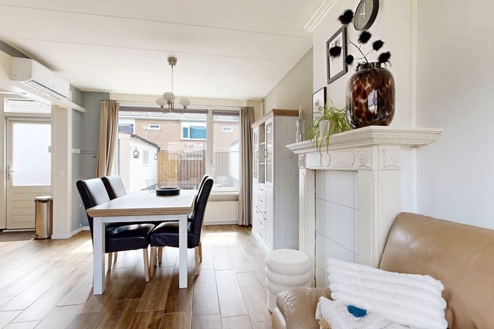 Foto 15 van Pieter de Hooghstraat 37