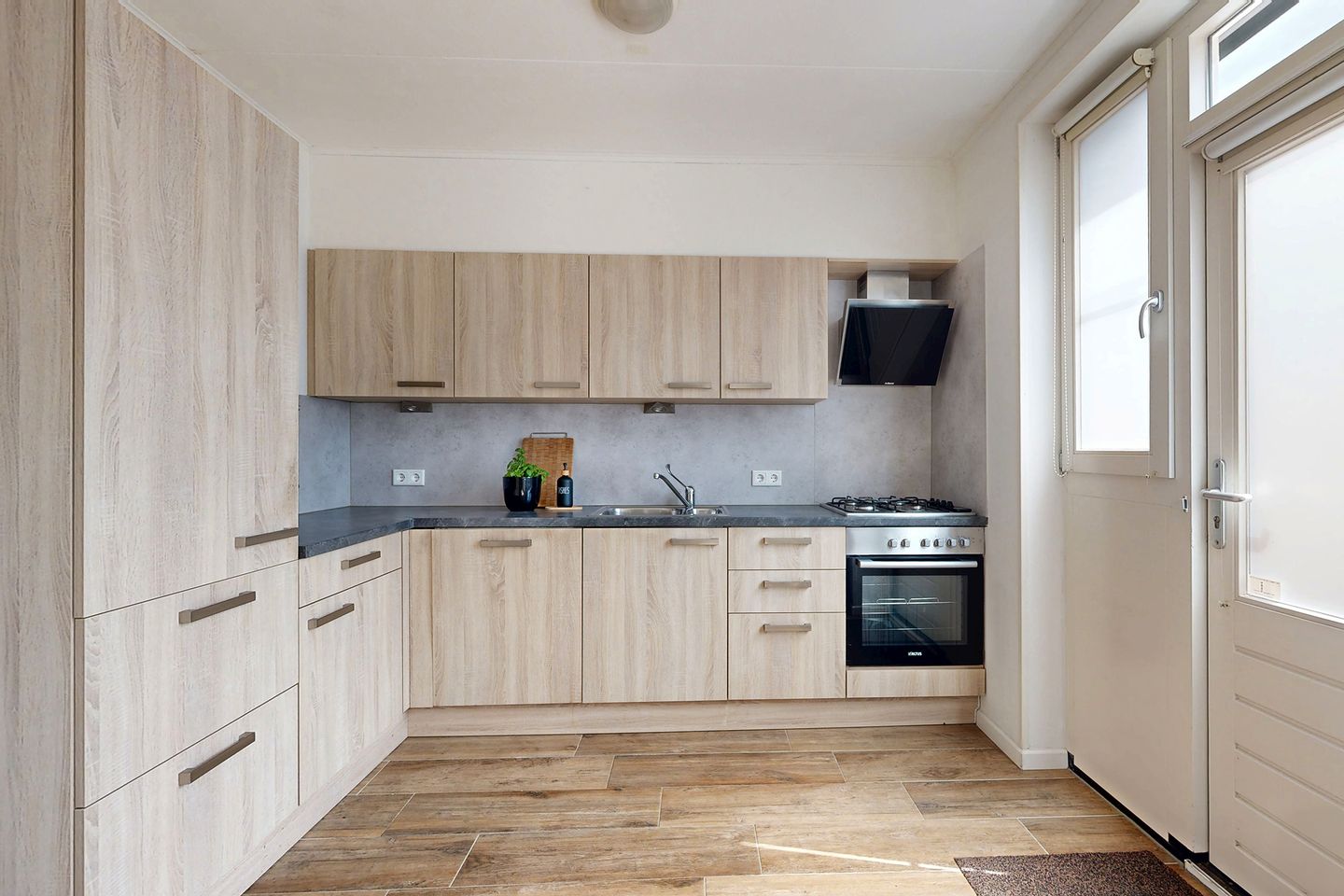 Photo 19 of Pieter de Hooghstraat 37