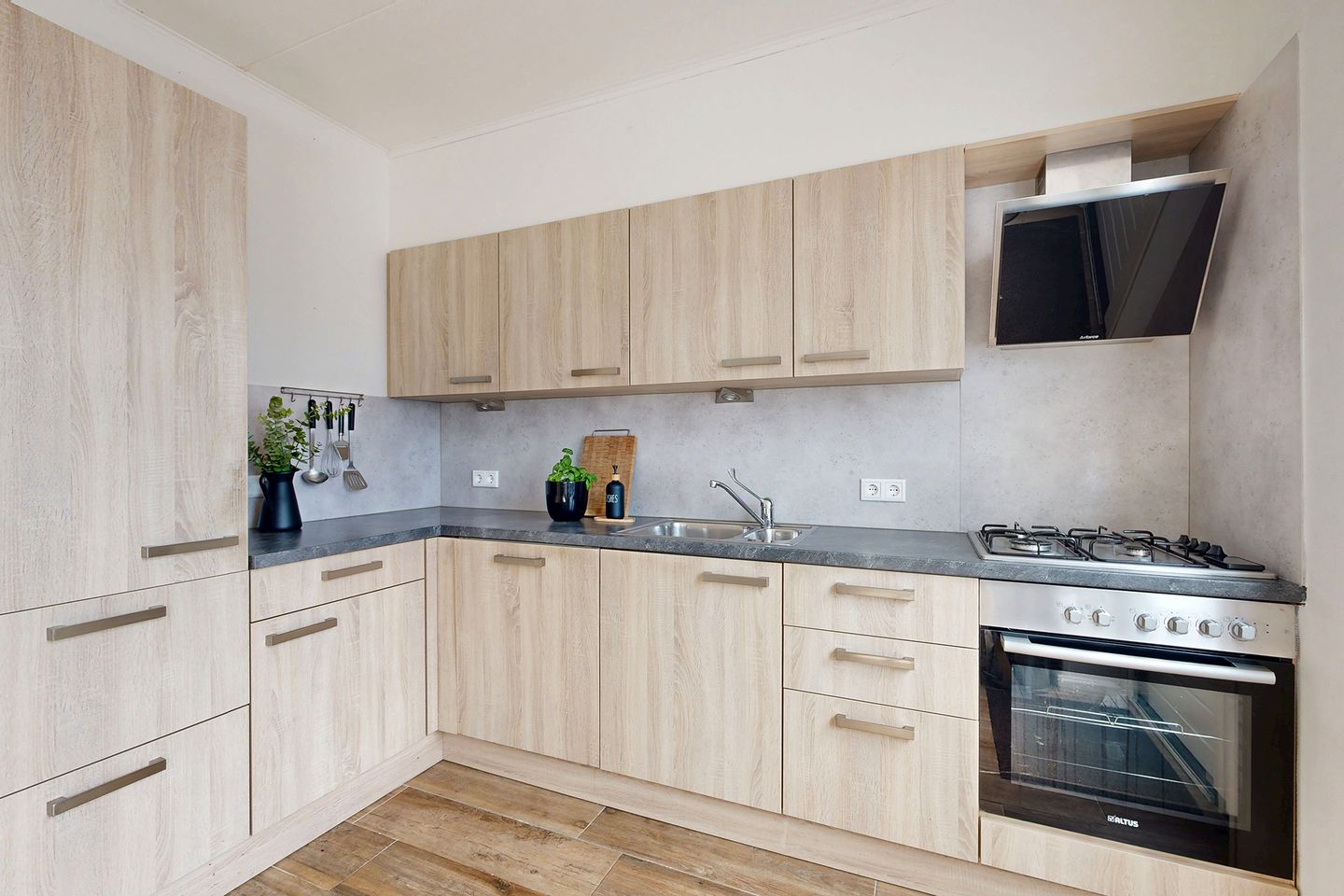 Photo 20 of Pieter de Hooghstraat 37