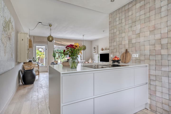 Foto 17 van Weegbreestraat 8