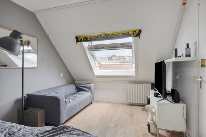 Foto 26 van Weegbreestraat 8