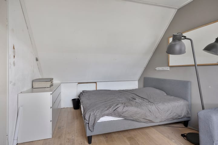 Foto 27 van Weegbreestraat 8